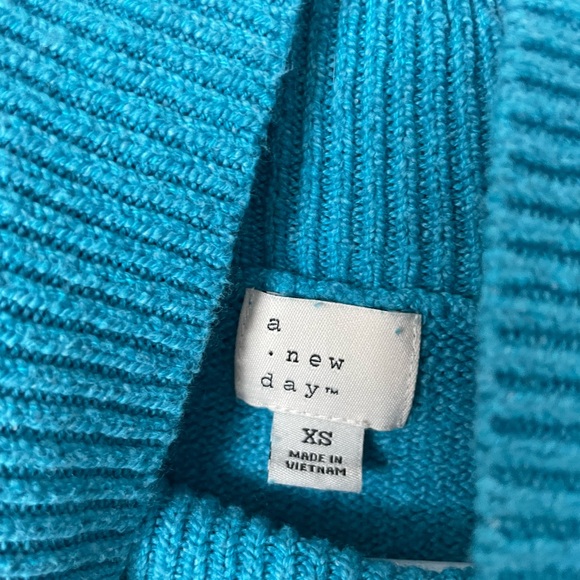 Turquoise Knit Sweater - Picture 2 of 3